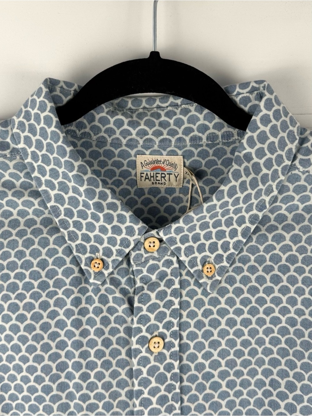 Faherty Blue and White Fish Scale Short-Sleeve Button-Down Shirt - Picture 3 of 15